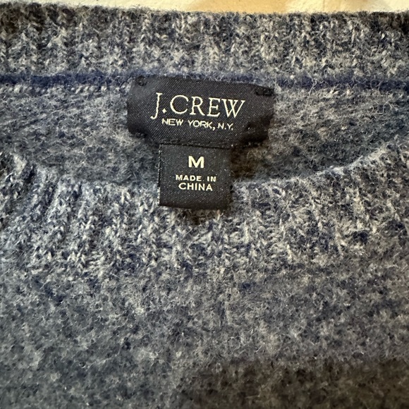J. Crew 100% lambs wool sweater! 💙 - Picture 3 of 5